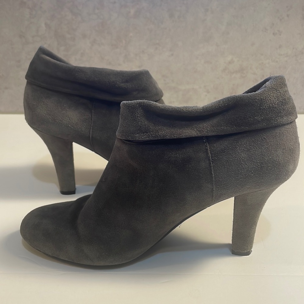 Enzo Angiolini Blondey style slouchy ankle booties gray suede 3.5” heels‎ 9M